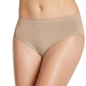 Jockey Women's Smooth & Shine Seamfree ® Hi Cut Brief